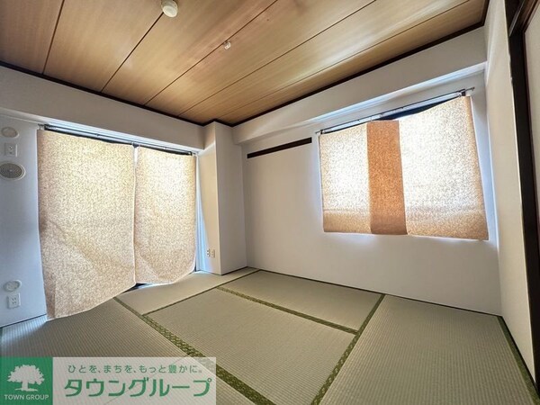 寝室(★お部屋探しは株式会社タウンハウジング東京まで★)
