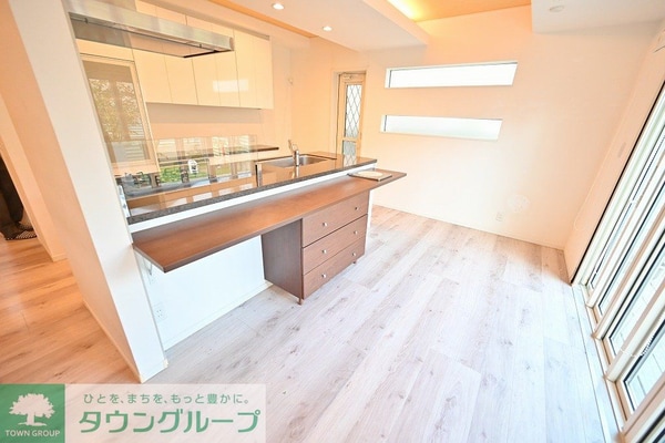リビング・居室(★お部屋探しは株式会社タウンハウジング東京まで★)
