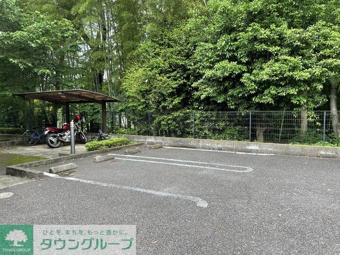 物件内観写真14　(駐車場)