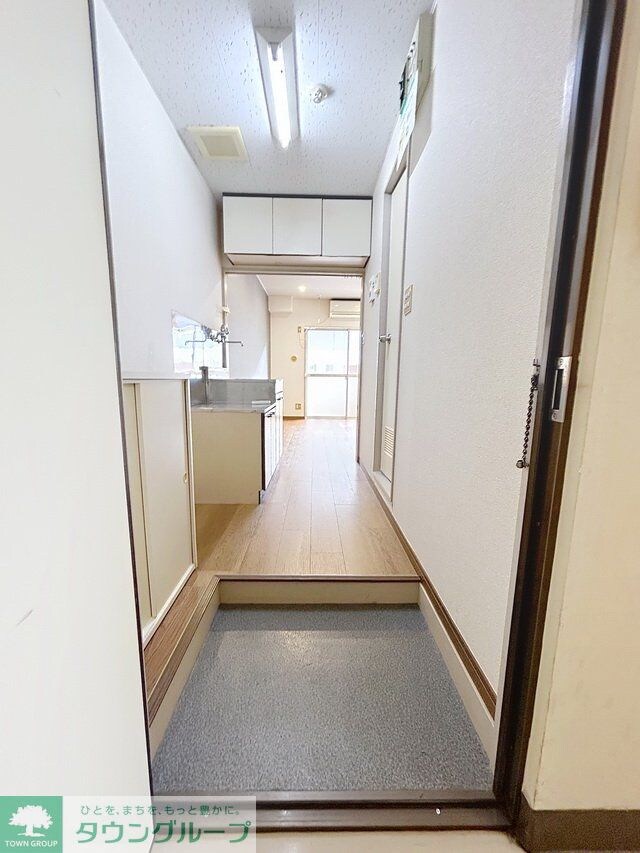 物件内観写真10　(開放的な玄関スペースです♪)