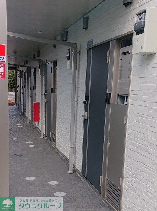 エントランス(廊下側写真)