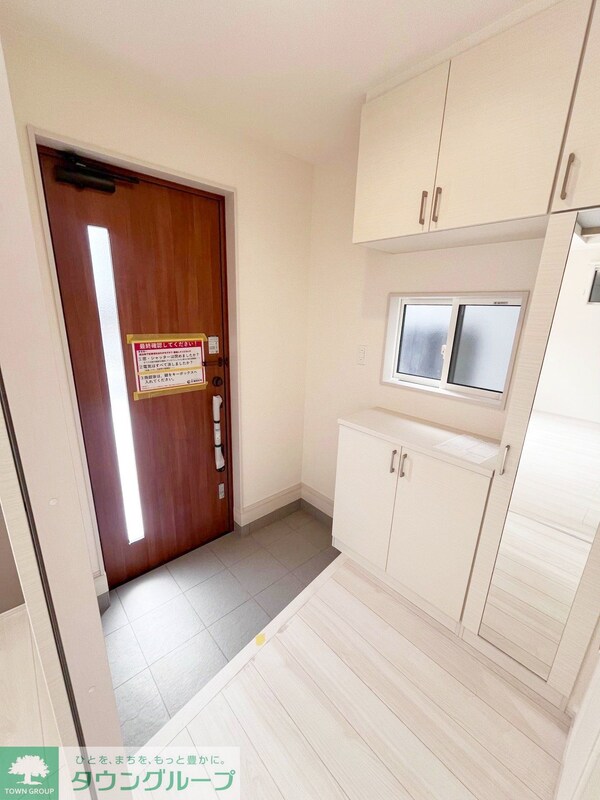 玄関(★お部屋探しは株式会社タウンハウジング東京まで★)