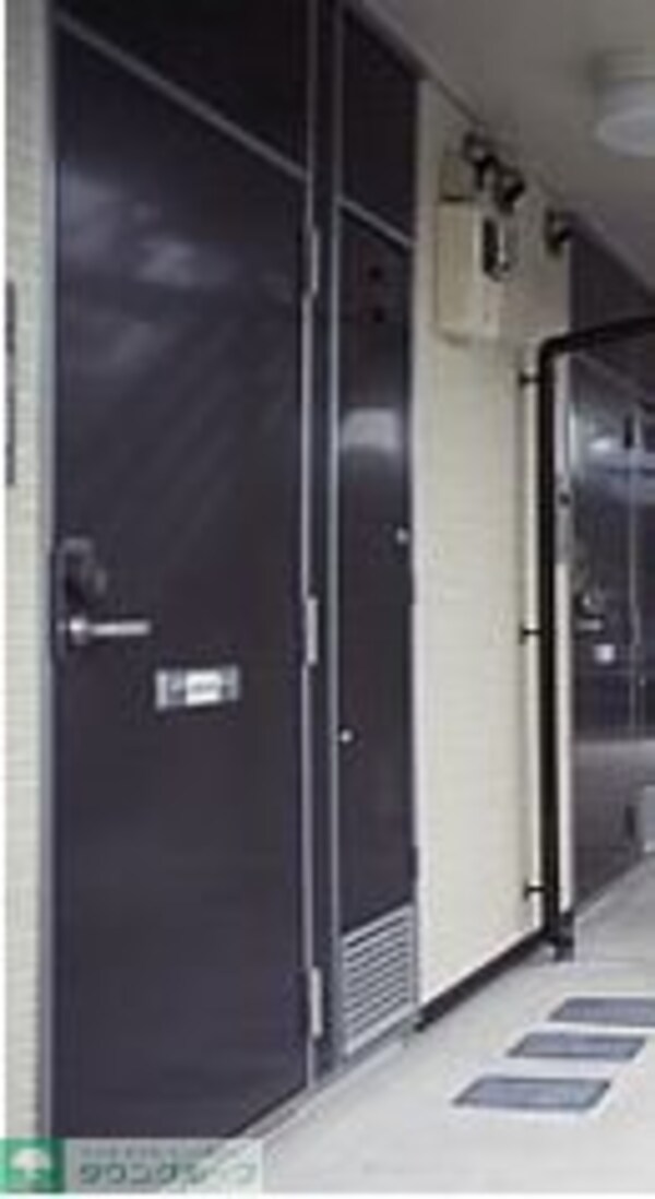 玄関(設備・仕様は号室により異なる為、現況を優先致します。)