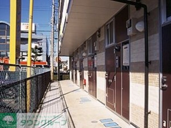 エントランス(設備・仕様は号室により異なる為、現況を優先致します。)