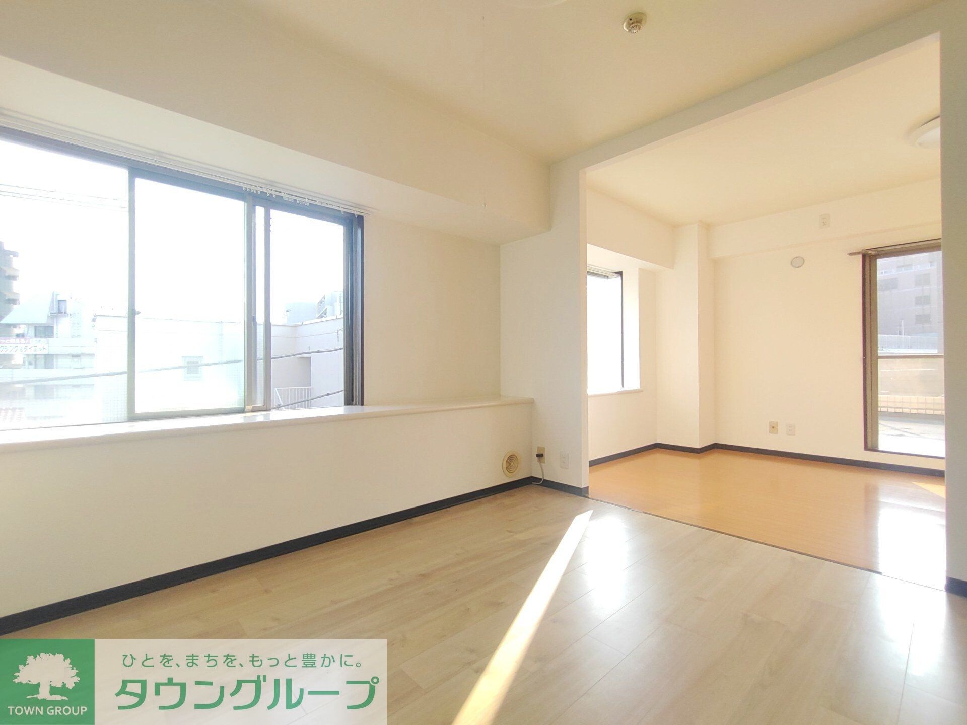 物件内観写真2　(リビング/居室)