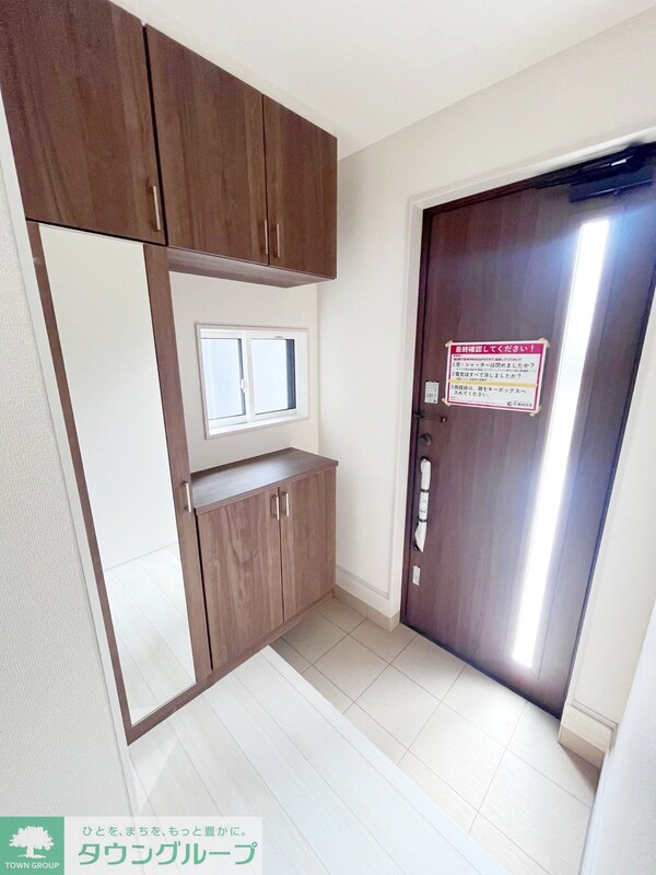 玄関(★お部屋探しは株式会社タウンハウジング東京まで★)