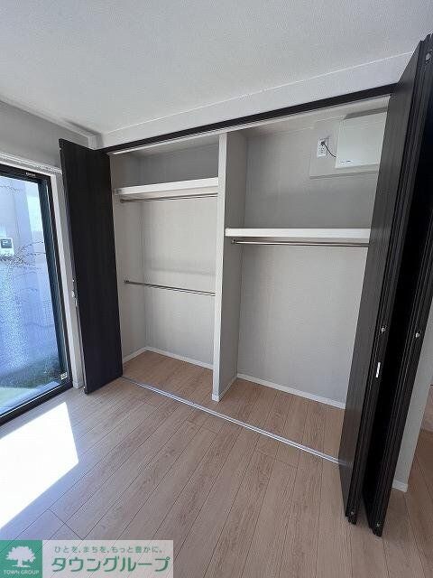 物件内観写真12　(洋室7.0帖収納)
