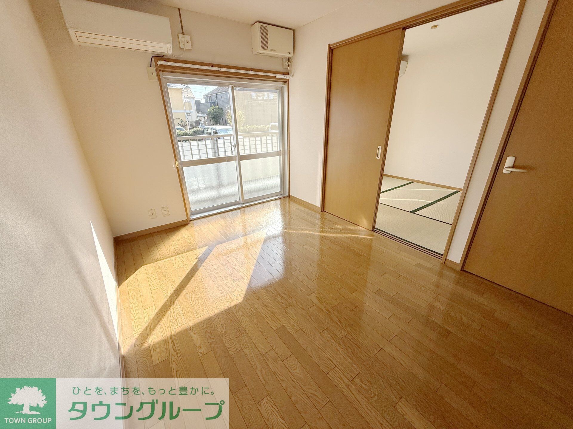 物件内観写真2　(リビング/居室)