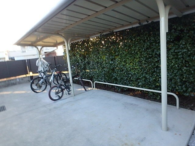 物件内観写真4　(外観・共用部分)