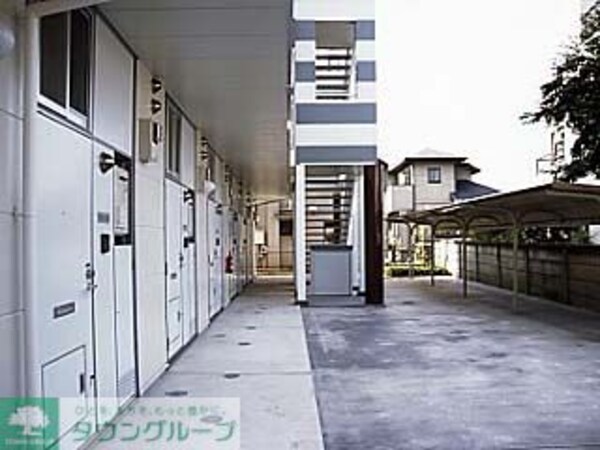 エントランス(設備・仕様は号室により異なる為、現況を優先致します。)