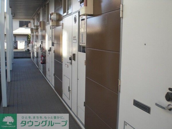 玄関(設備・仕様は号室により異なる為、現況を優先致します。)