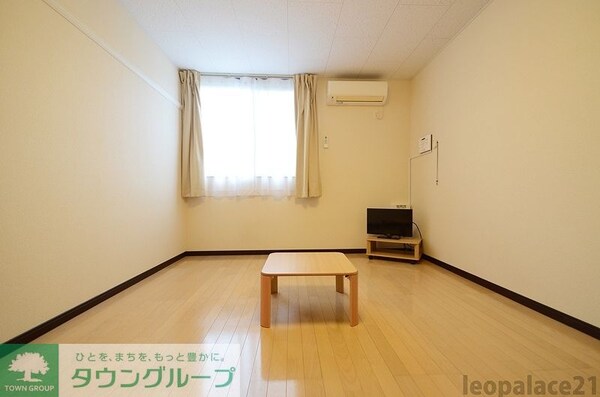 リビング・居室(設備・仕様は号室により異なる為、現況を優先致します。)