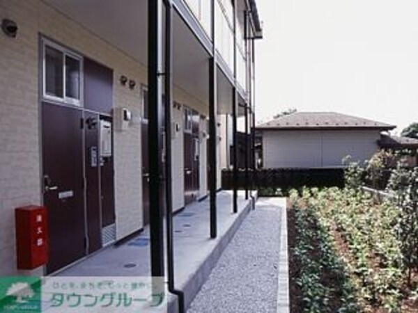 エントランス(設備・仕様は号室により異なる為、現況を優先致します。)