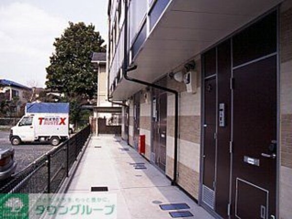 エントランス(設備・仕様は号室により異なる為、現況を優先致します。)