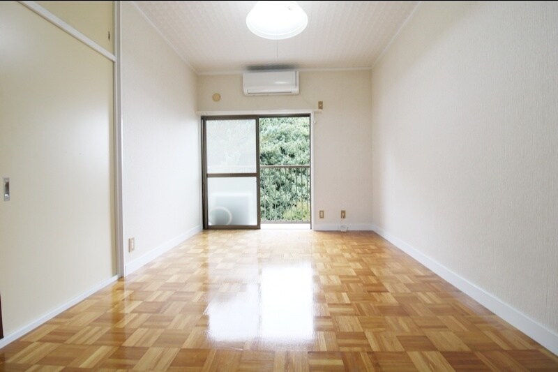 物件内観写真2　(205号室写真)