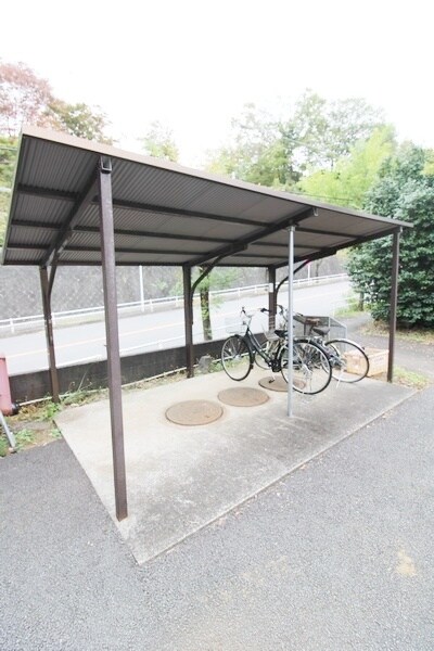 物件内観写真17　(駐輪場)