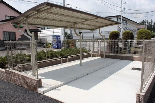 その他(屋根付き駐輪場あります。)