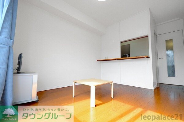 リビング・居室(設備・仕様は号室により異なる為、現況を優先致します。)