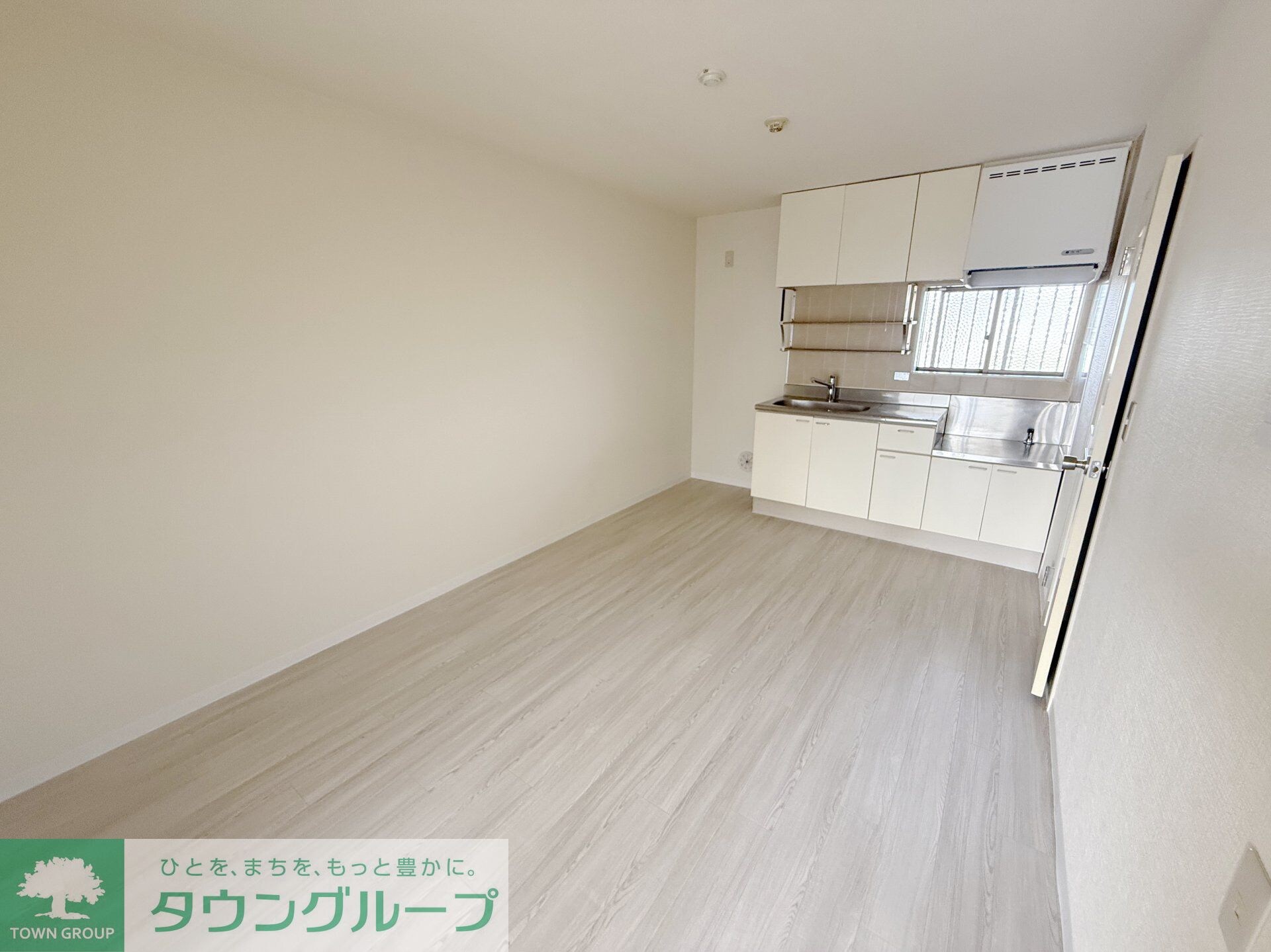 物件内観写真2　(リビング/居室)