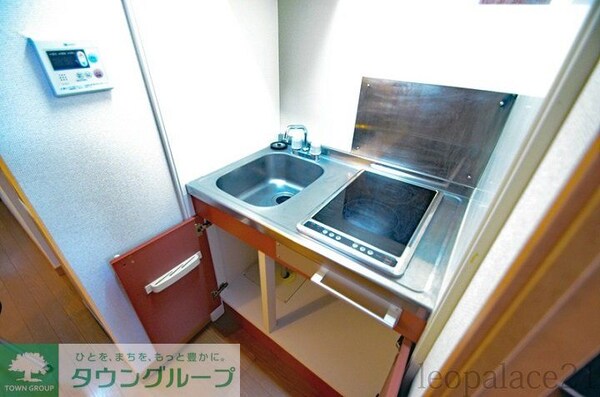キッチン(設備・仕様は号室により異なる為、現況を優先致します。)