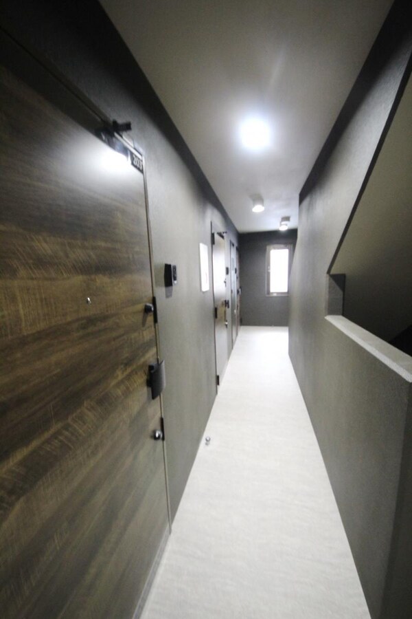 ロビー(★玄関口からの廊下です★)