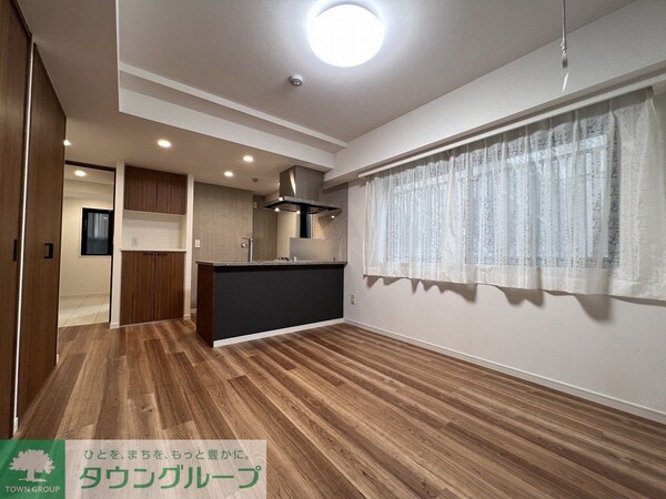 リビング・居室(※照明器具・レースカーテンは賃貸の対象ではありません)