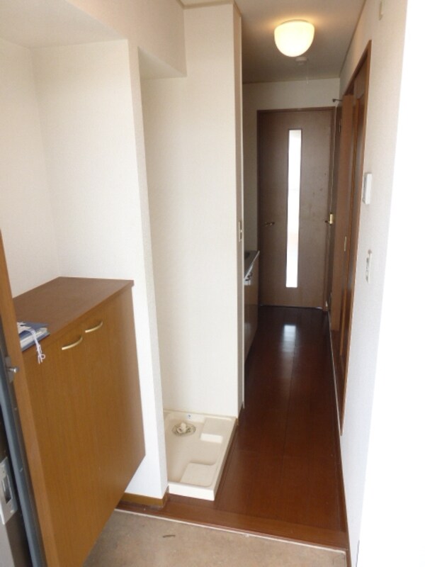 玄関(玄関です。シューズボックスもあります。)