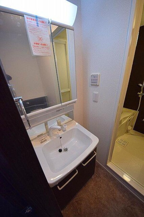 洗面(★独立洗面台も鏡が大きいんです★)