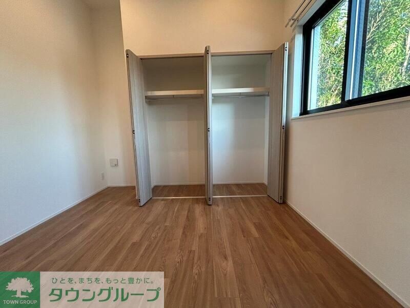 物件内観写真15　(リビング/居室)