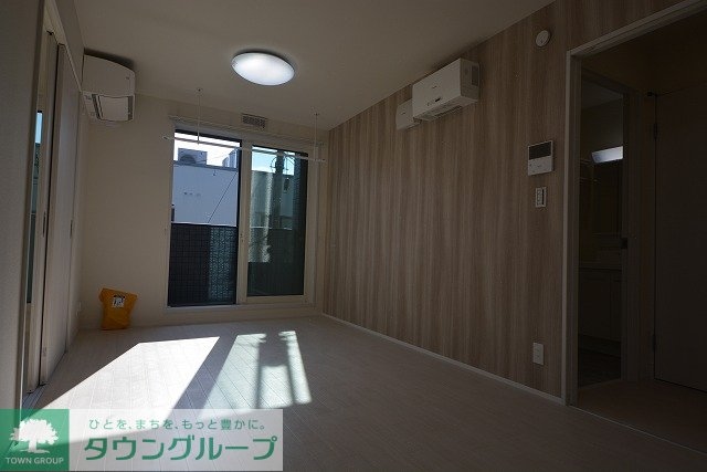 物件内観写真3　(★リビング★)