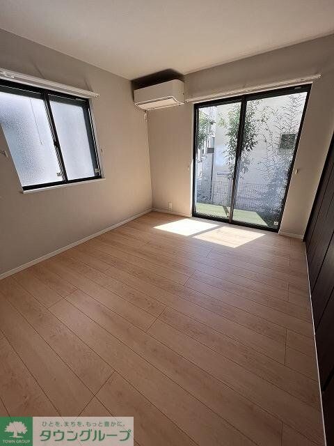 物件内観写真10　(洋室7.0帖)