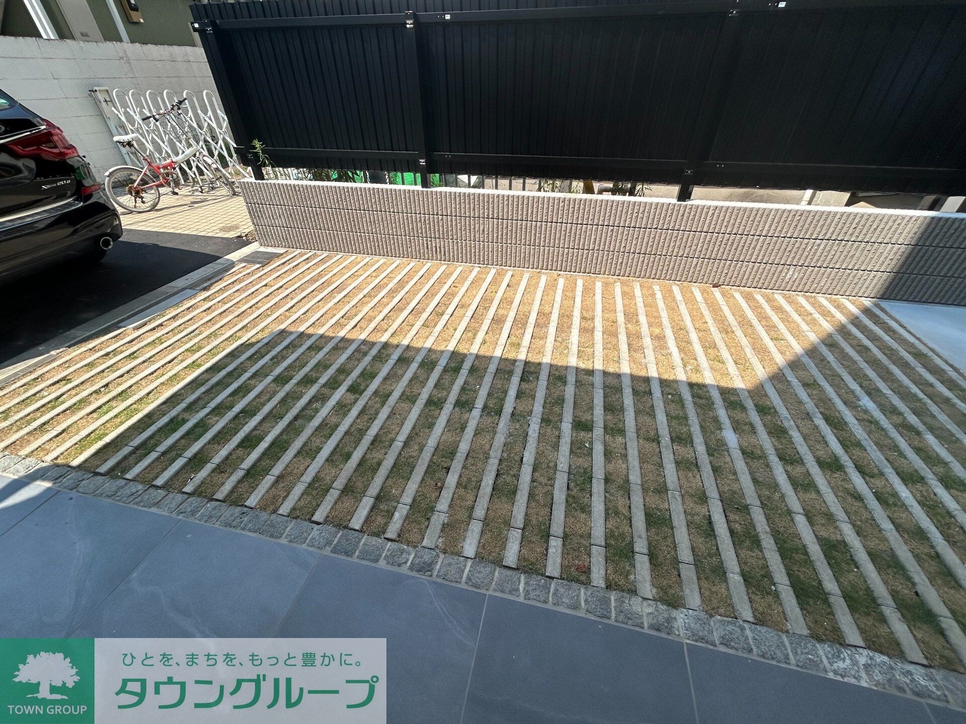 物件内観写真14　(駐車場)