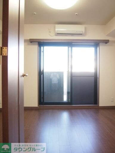 物件内観写真2　(リビング/居室)