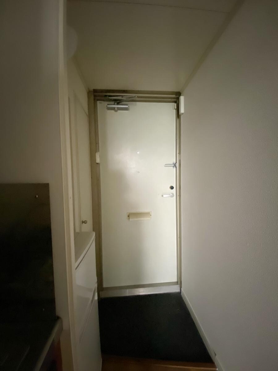 物件内観写真8　(玄関)