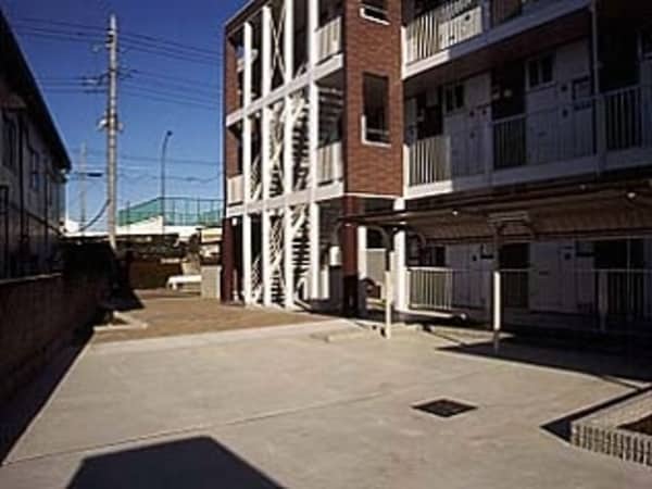 エントランス(設備・仕様は号室により異なる為、現況を優先致します。)