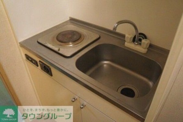 キッチン(設備・仕様は号室により異なる為、現況を優先致します。)