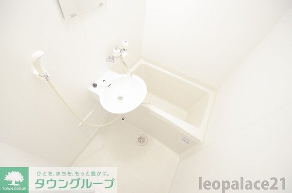 バス／シャワールーム等(設備・仕様は号室により異なる為、現況を優先致します。)
