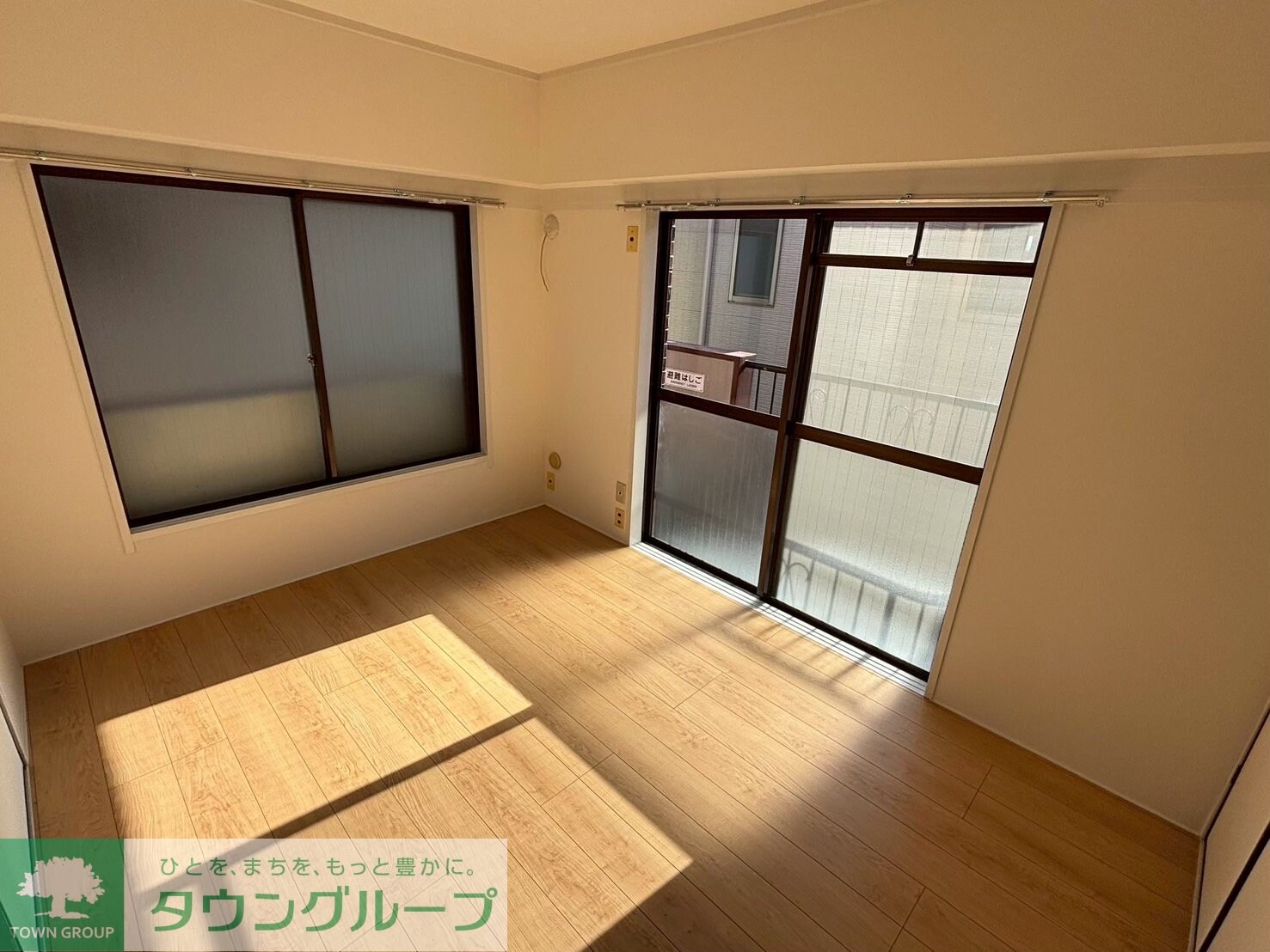 物件内観写真8　(リビング/居室)