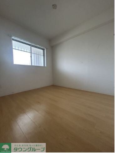 物件内観写真15　(リビング/居室)