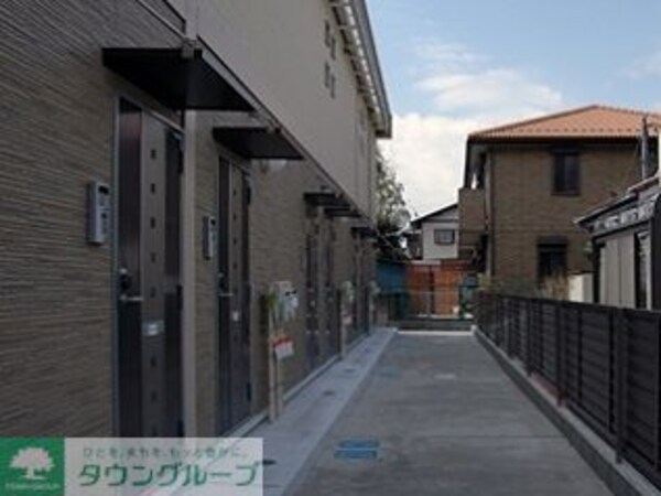 エントランス(設備・仕様は号室により異なる為、現況を優先致します。)