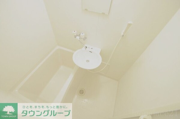 バス／シャワールーム等(設備・仕様は号室により異なる為、現況を優先致します。)