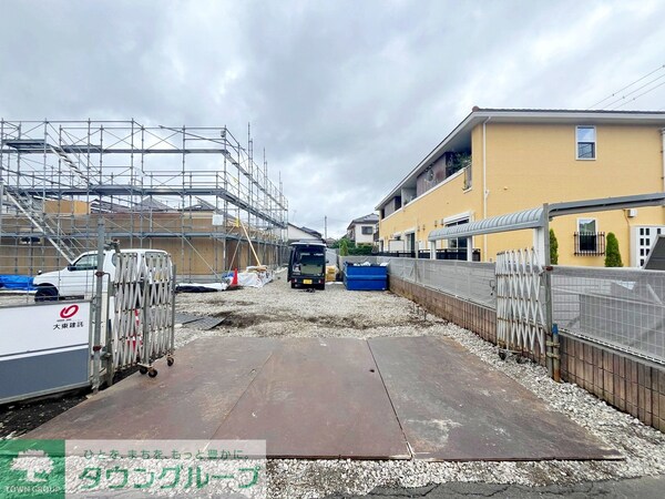 エントランス(駐車場)