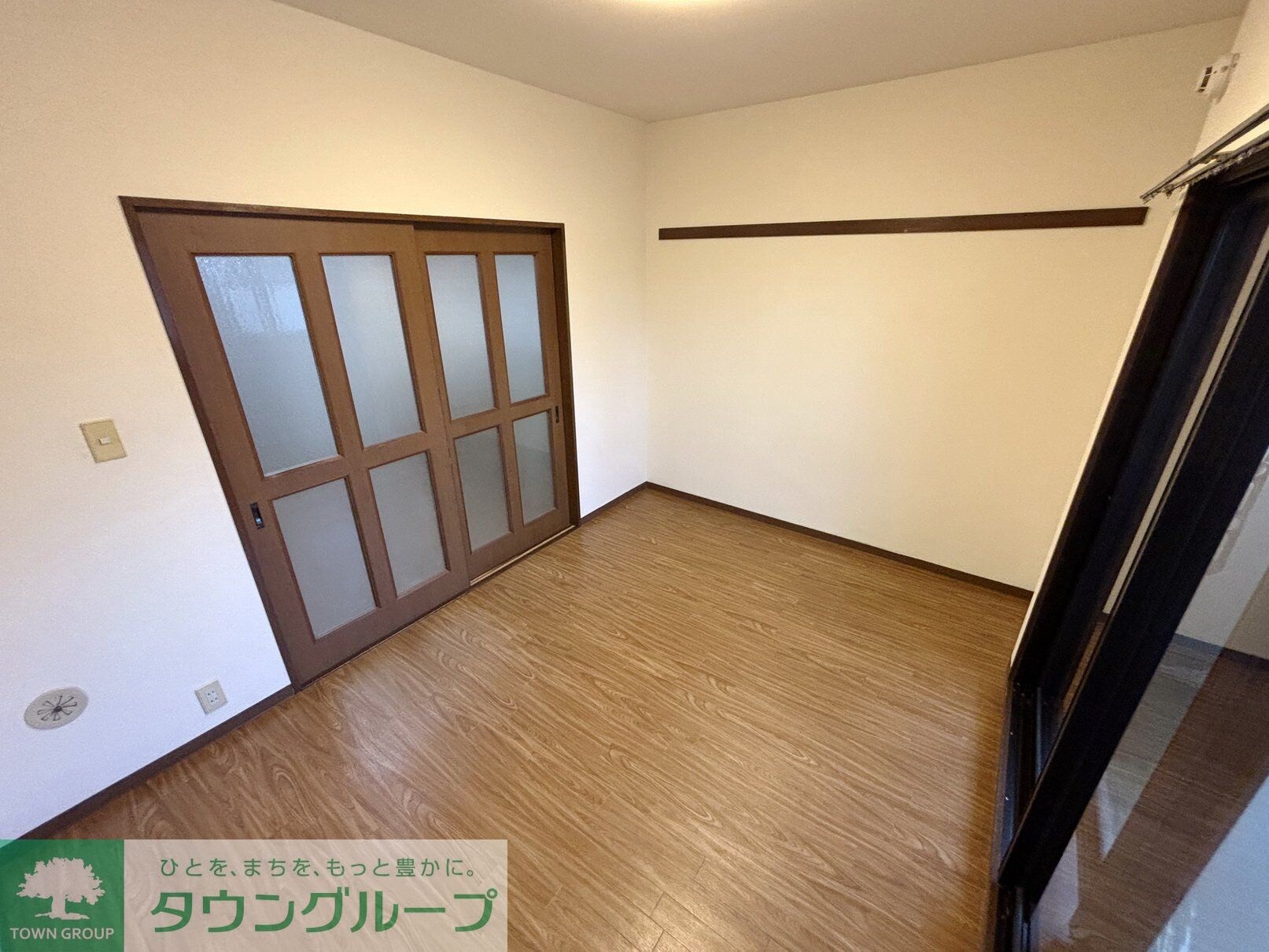 物件内観写真3　(リビング/居室)