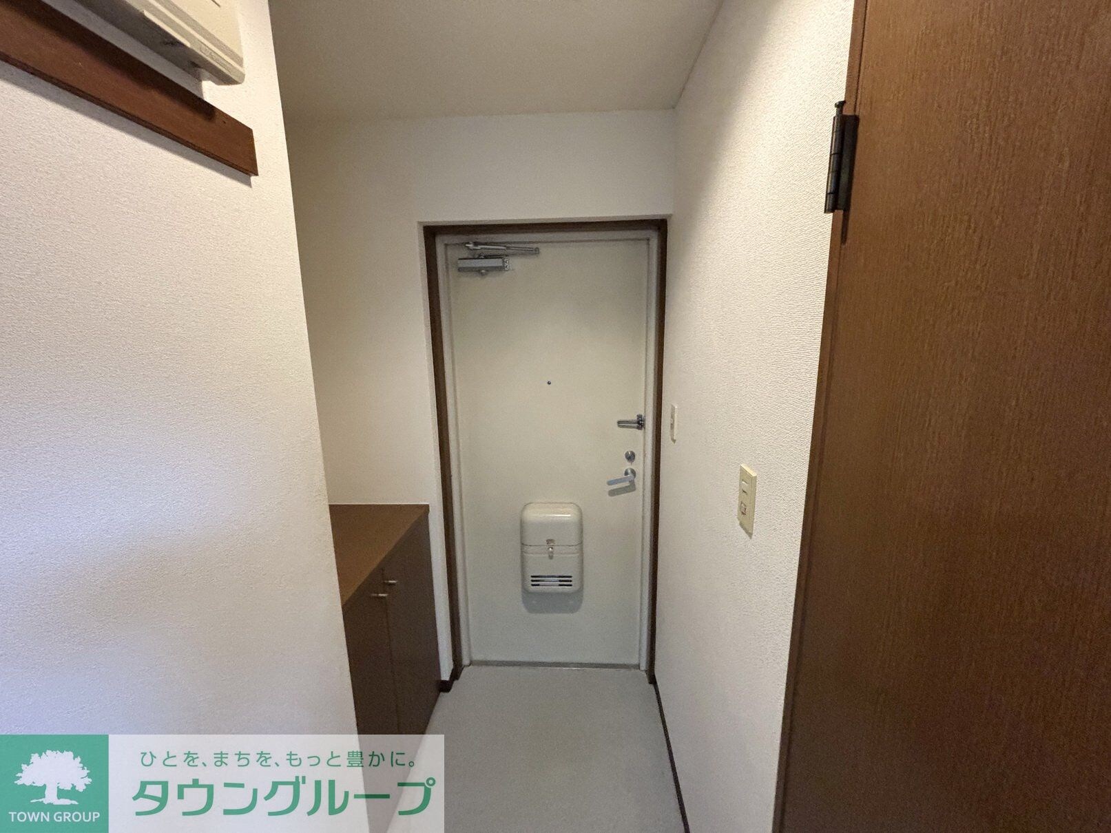 物件内観写真23　(玄関)