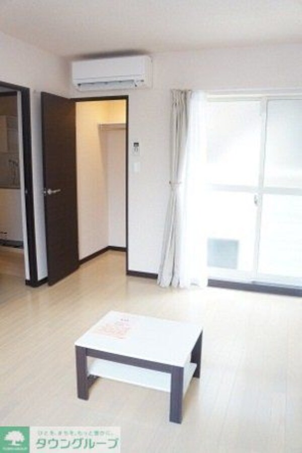 リビング・居室(設備・仕様は号室により異なる為、現況を優先致します。)