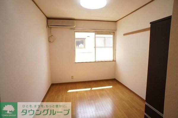 リビング・居室(※可動式収納はありません※写真は202号室のものです)