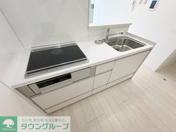 キッチン(3口コンロ　IH2口+ラジエント1口)
