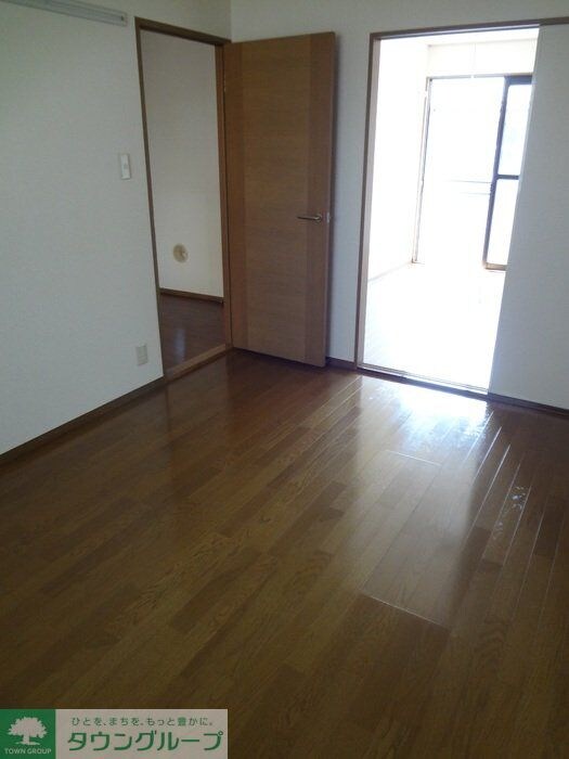 物件内観写真9　(リビング/居室)