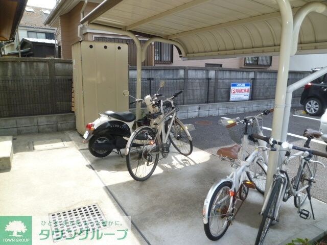 物件内観写真17　(敷地内駐輪場)