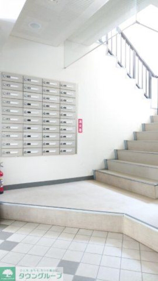 ロビー(１階集合ポスト)